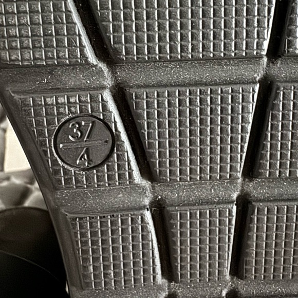 NWOT! Beautiful statement shoes by Papucei. Size 37. Gorgeous and comfortable! - Picture 8 of 12